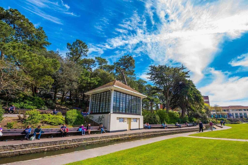 Spacious 4 Bed Rooms, Parking, Garden&Near Parks, Beaches&University Bournemouth Exterior foto