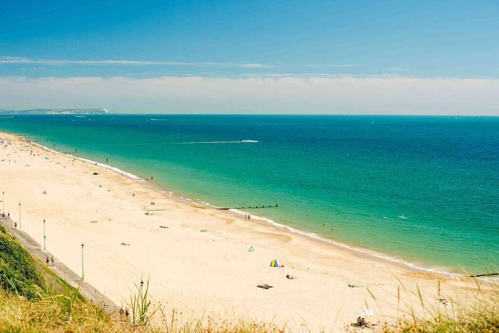 Spacious 4 Bed Rooms, Parking, Garden&Near Parks, Beaches&University Bournemouth Exterior foto