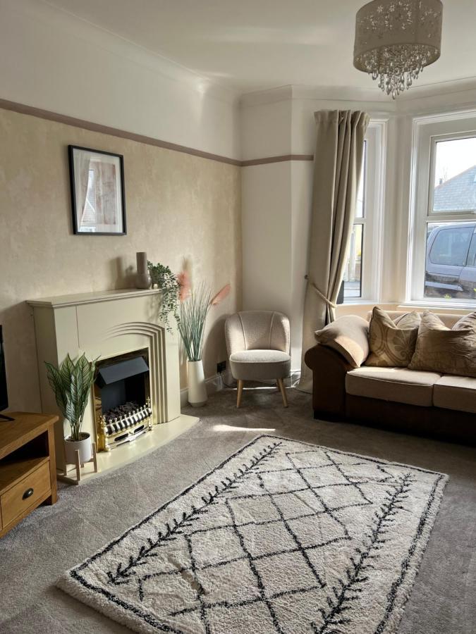 Spacious 4 Bed Rooms, Parking, Garden&Near Parks, Beaches&University Bournemouth Exterior foto